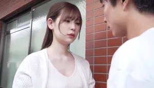 Chồng tẻ nhạt, vợ yêu nhận ra cậu thanh niên hàng xóm tốt hơn