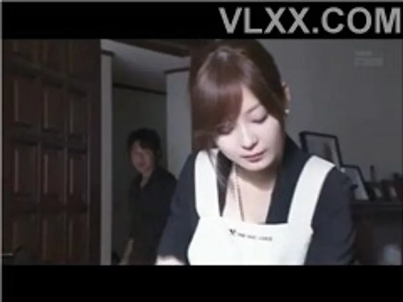 Anh xã đi bàn việc làm ăn, bà xã ở nhà bị người yêu của chị gái cưỡng hiếp
