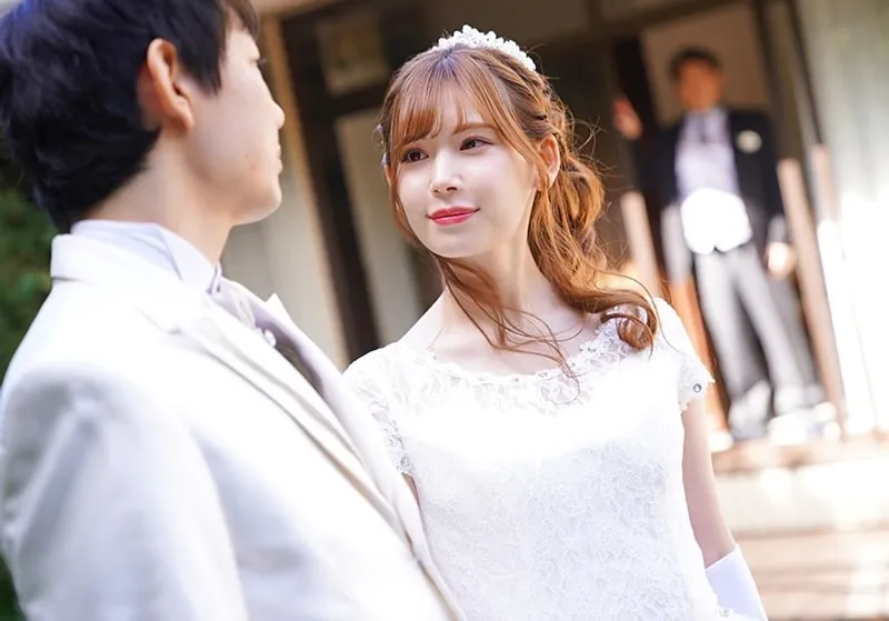 Bố chồng yêu làm tình vợ của con trai ngay sau lễ cưới của con trai